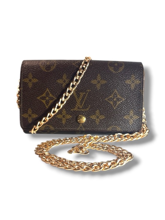 Louis Vuitton Handbags - Louis Vuitton Vintage Monogram Tresor Wallet on Chain WOC Made in France RA0913